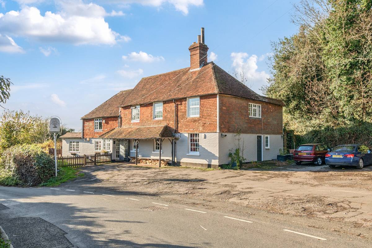 5-Site Freehold Pub & Inn Portfolio for Sale