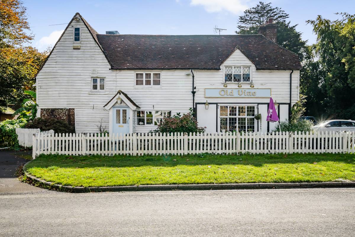  Cousley Wood Pub Sold to New Operator