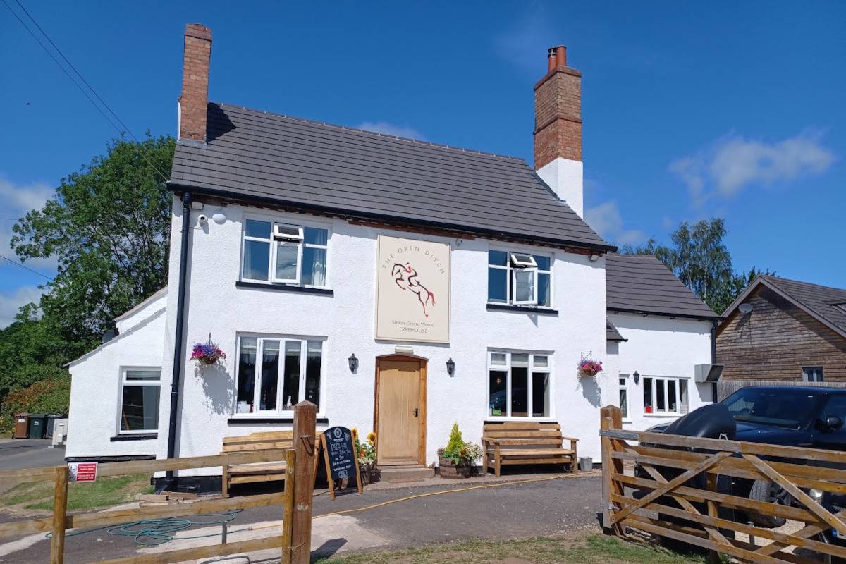 Freehold of Worcestershire Pub Up for Sale