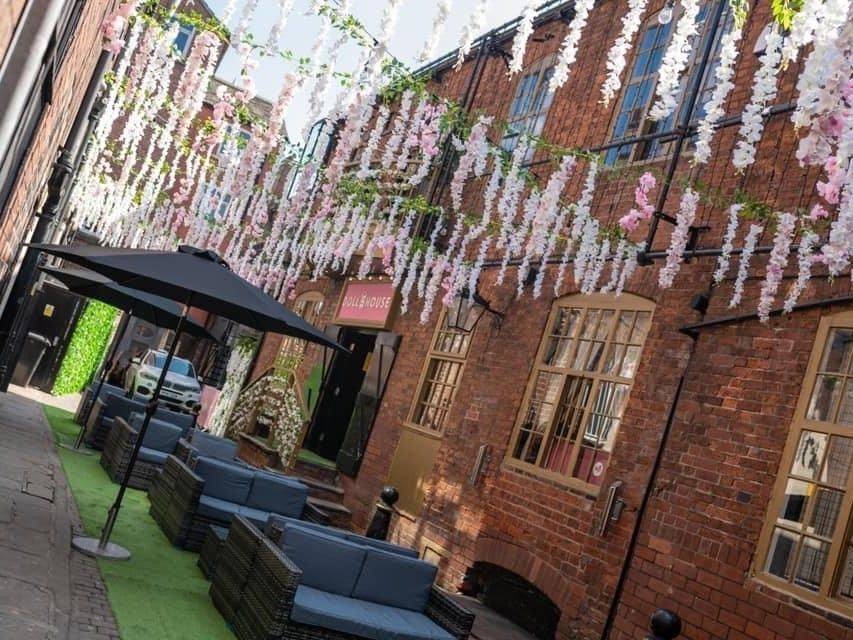 Popular Leeds Nightclub For Sale