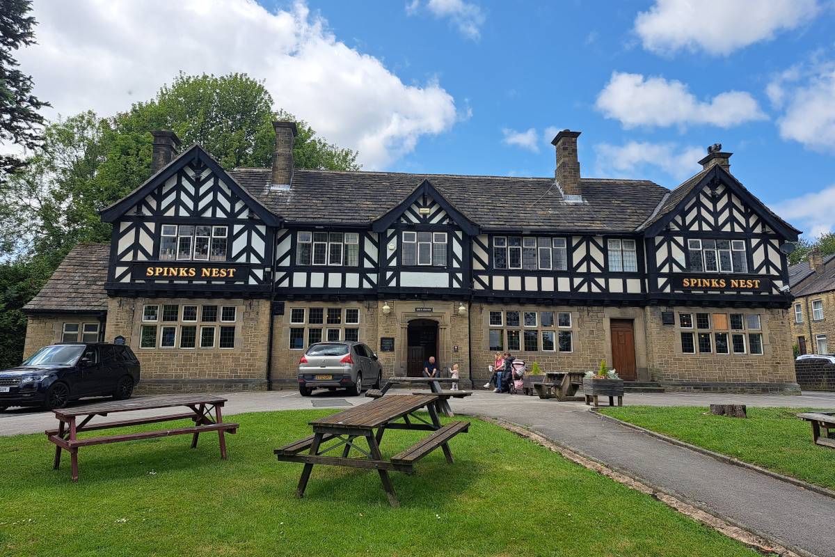 Huddersfield Pub Available to Let