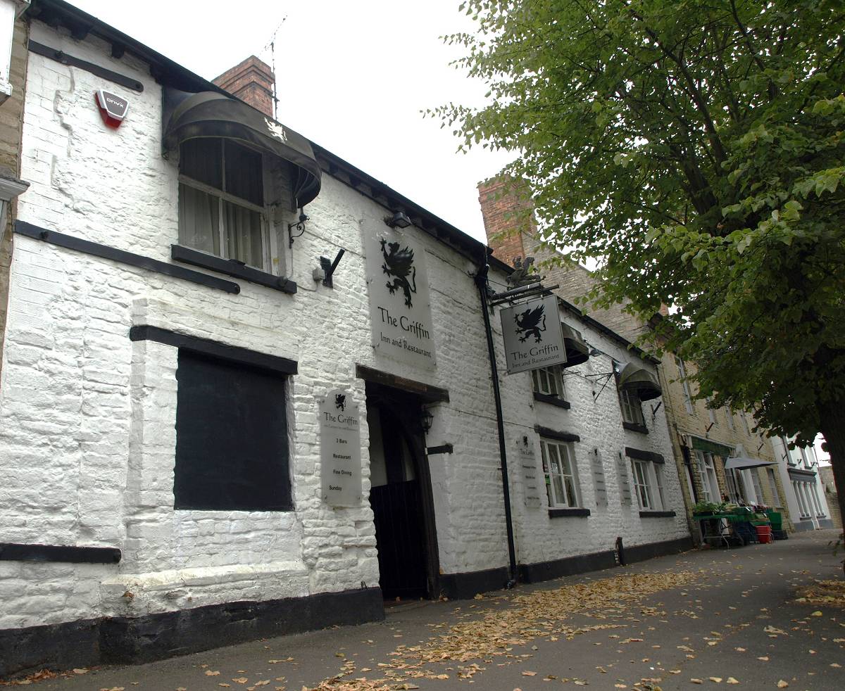 Higham Ferrers Pub Available to Let