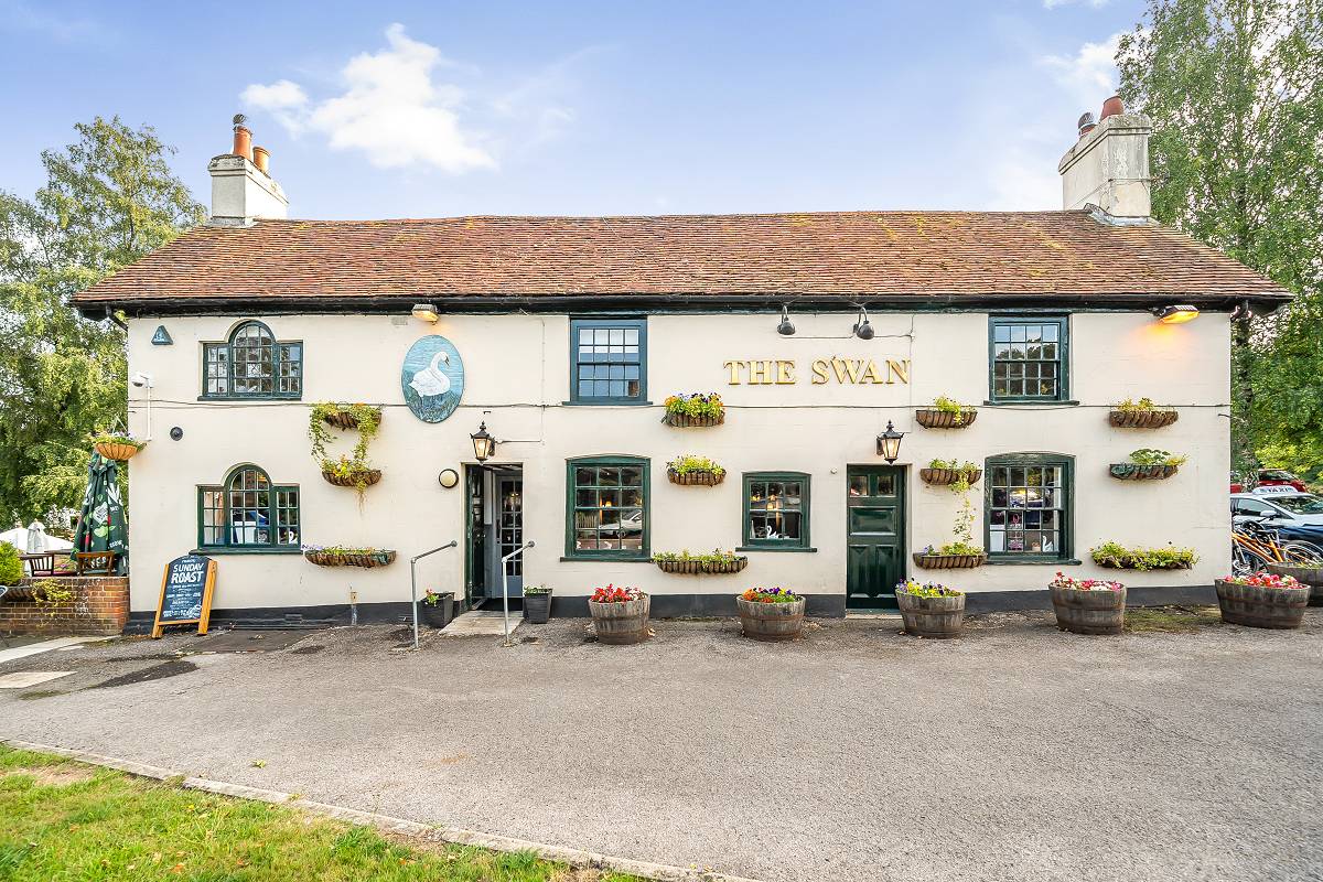 Historic New Forest Pub Now Available for Lease