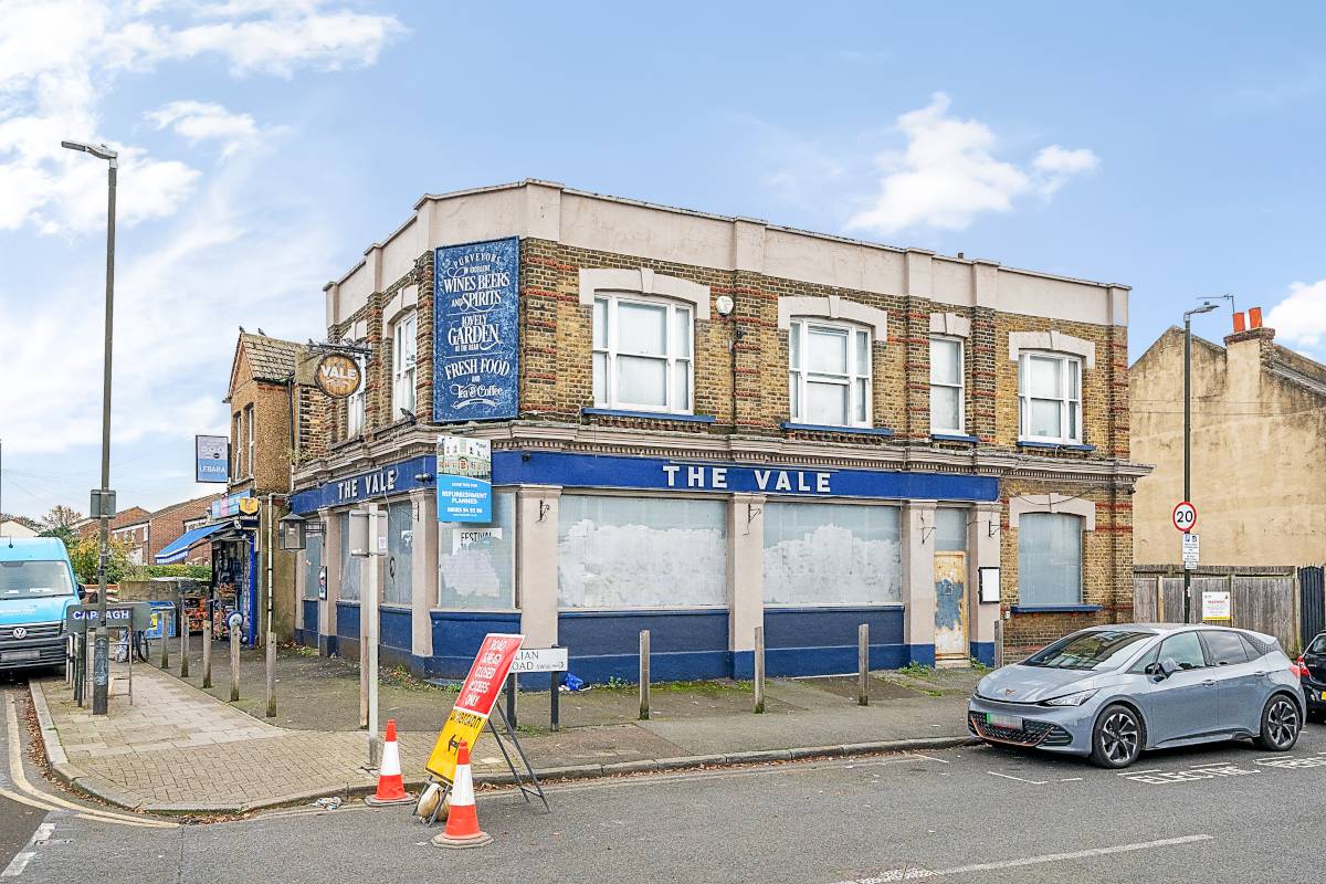 Freehold Pub in Southwest London Up for Sale